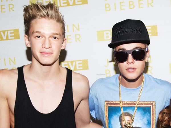 Justin Bieber Juga Ajak Cody Simpson Rekaman di Album Terbarunya?